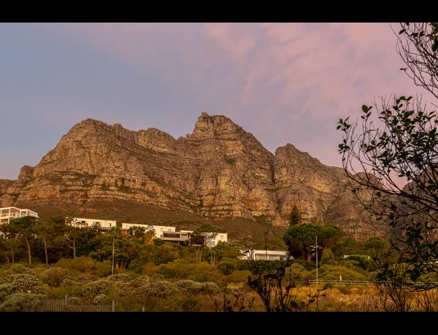 3 BEDROOM APARTMENT TO LET IN CAMPS BAY